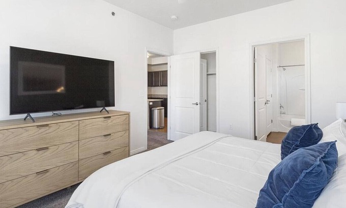 Pleasant Grove Apartment | Landing at Viewpointe - 1 Bedroom in Downtown Pleasant Grove