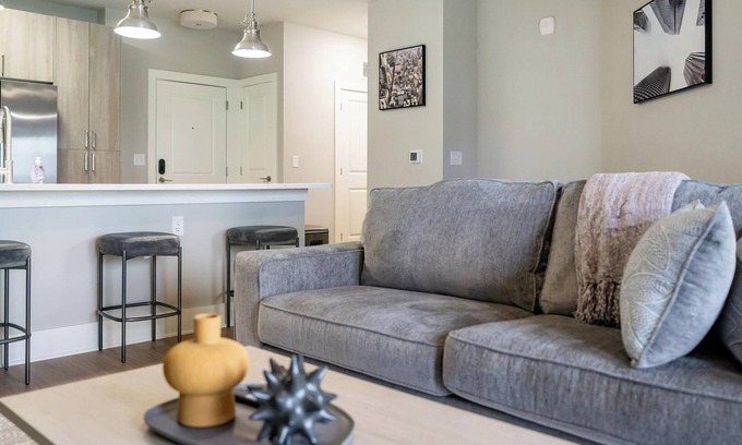 Fort Myers Apartment | Landing | Chic 1BD, Pool, Gym