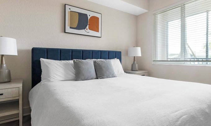 Palmetto Apartment | Landing | Chic 1BD, Pool, Gym