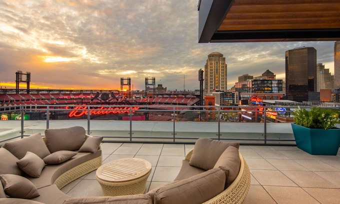 Downtown St. Louis Apartment | Landing Downtown St. Louis