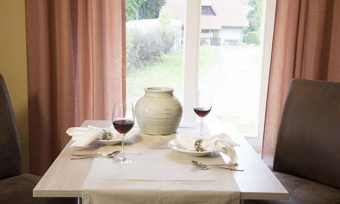 Stolpe Apartment | Landrat Erdmann WF-40 - Cozy vacation apartment west wing Landrat Erdmann WF