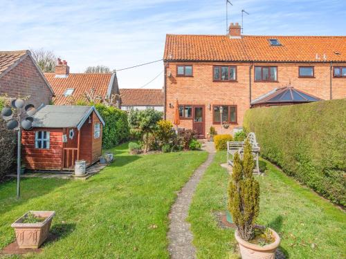 Hunstanton House | Langford Cottage