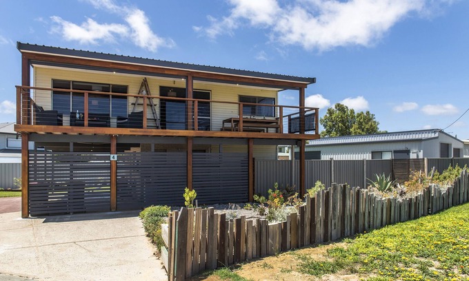 Lancelin House | Lano Beach House - Unwind at Lano Beach House