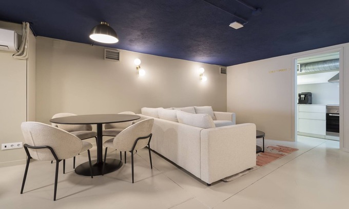 Santos Apartment | Lapa Diplomatic Flat 1 4 by Feel Lisboa