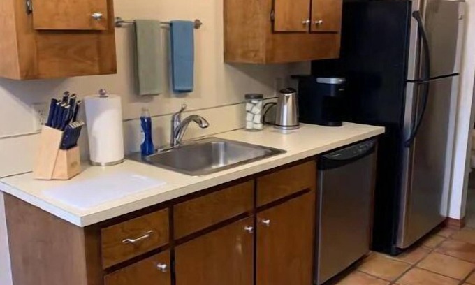 Alphabet Historic District Apartment | Large 1 Bdm Apt between the Pearl Dist & NW 23rd