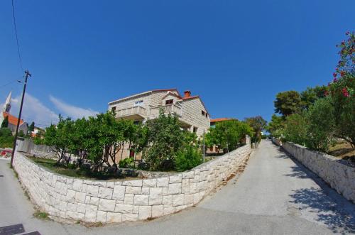 Sumartin Apartment | Large and charming apartment near beach with big & sunny terrace