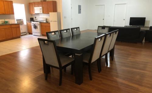Elizabeth Apartment | Large and private apartment can sleep up to 8 people comfortably with direct NYC Manhattan train only 5 minute walk away