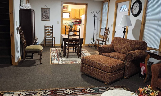 Sidney Center Apartment | Large Apartment 3-Bedroom, Sleeps 7, 25Min to Oneonta / 50min to Cooperstown