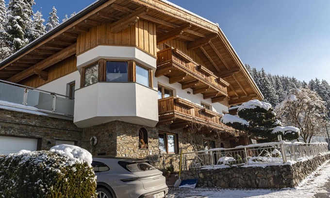 Itter Apartment | Large apartment with sauna, 200m to the ski bus