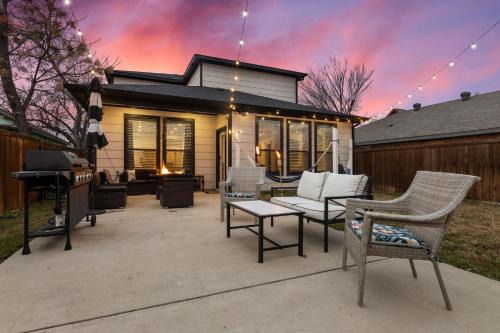 West Dallas House | Large BackYard & Patio, Family Friendly, Near Downtown Dallas