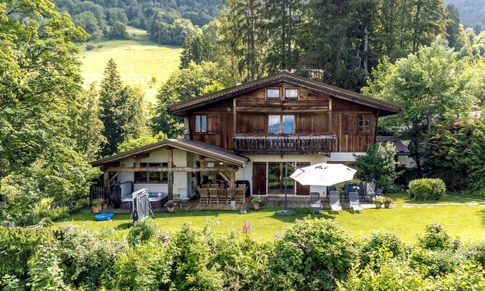 Saint-Jean-de-Sixt Ski Chalet | Large chalet, panoramic view et good furnishings 1100m height 2km from La Clusaz