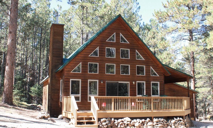 Angel Fire Ski Chalet | Large deck overlooking hiking trail/fiber-optic wifi/short walk to village.