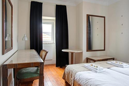 Santo Condestavel Hotel | Large family flat in Campo de Ourique