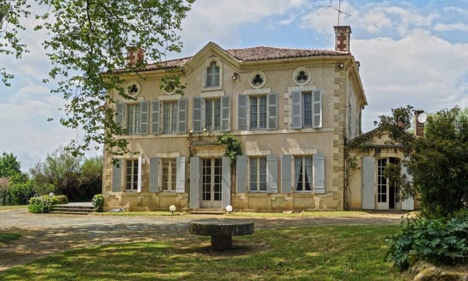 Poyanne House | Large family home