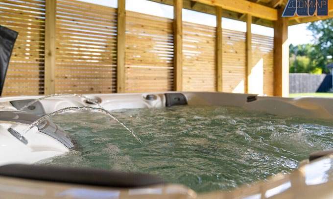 Glasgow House | Large Family Home with Hot Tub/Jacuzzi, Log Burner