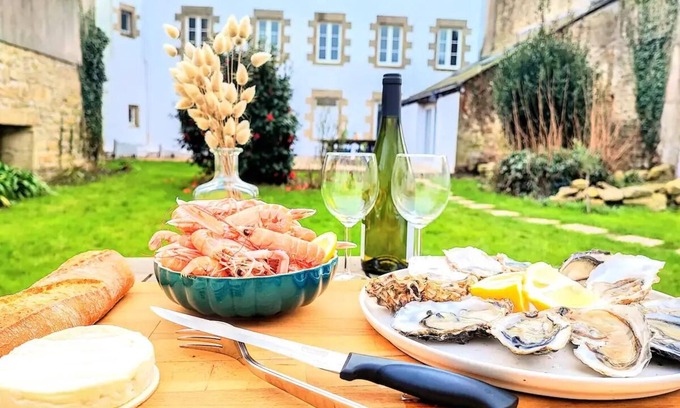 Pont-l'Abbe House | Large family townhouse in the heart of Pont l'Abbénn