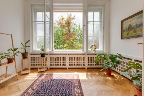 Prague 5 Apartment | Large Garden Villa Suite Business-Leisure-Sports