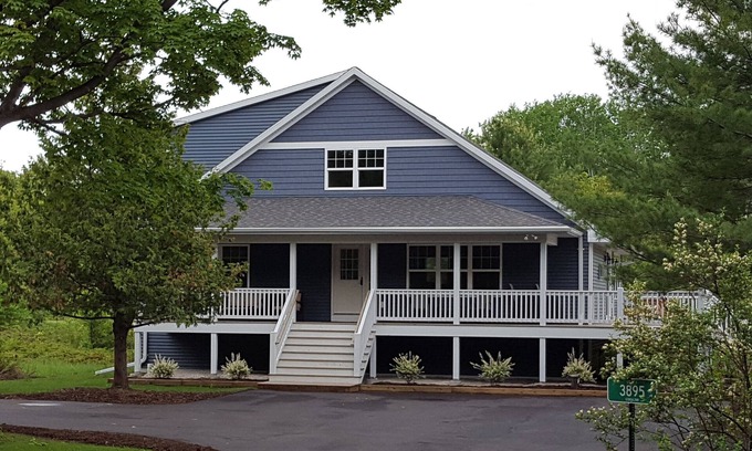 Fish Creek House | Large Guest House located within the town of Fish Creek