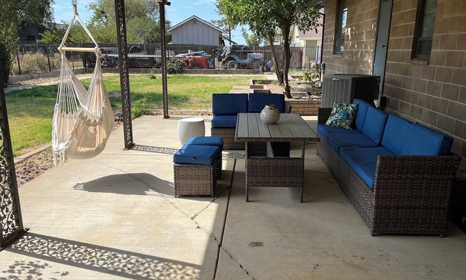 West Sacramento House | Large guesthouse in W. Sacramento with AC, WiFi. 15 Mts to Davis and downtown