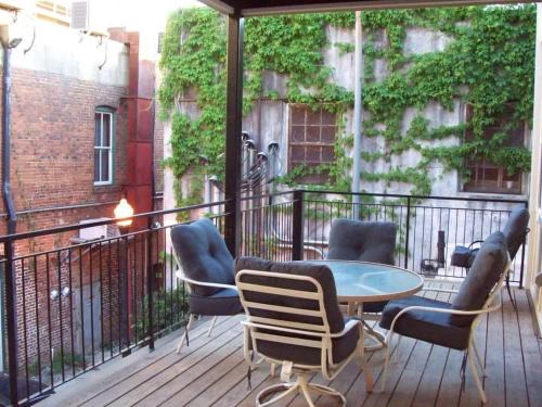 Macon Apartment | Large Historic Downtown Loft - Rear
