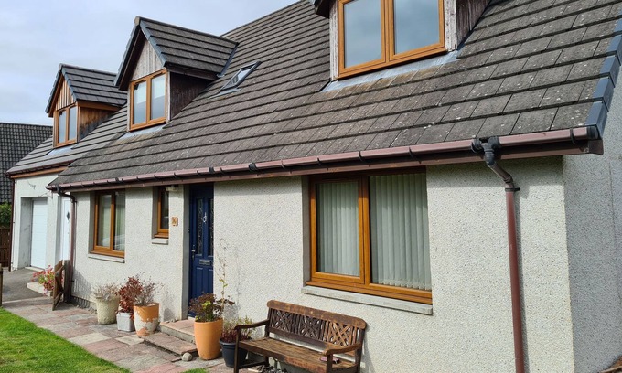 Conon Bridge House | Large holiday home near Inverness
