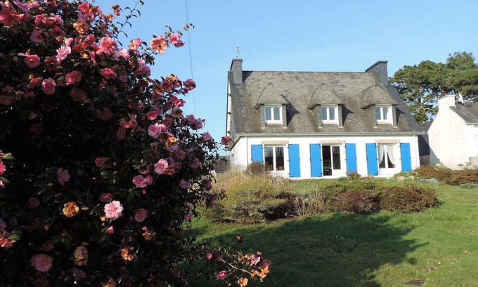 Combrit Villa | Large holiday villa for 10 people, 80m from the beach, on an enclosed garden