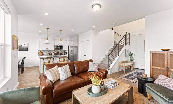 Park City House | Large, hot tub, mtn. views, 2 car garage, e-bikes included! 3D Tour and Vid
