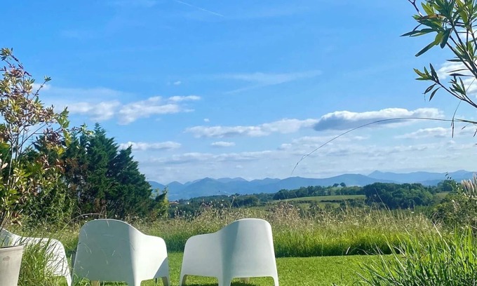 Saint-Pierre-d'Irube Villa | Large house - swimming pool - garden - panoramic view