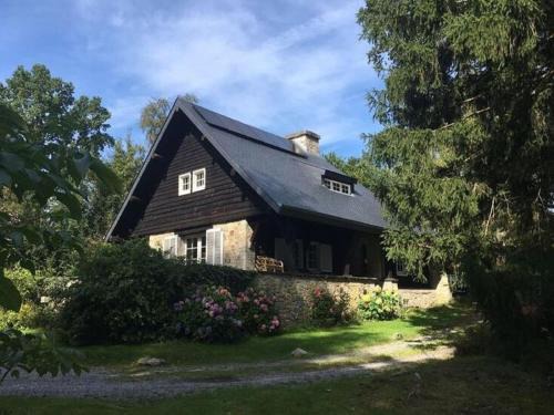 Vielsalm Villa | Large hunting lodge with enormous beautiful garden, cleaning included