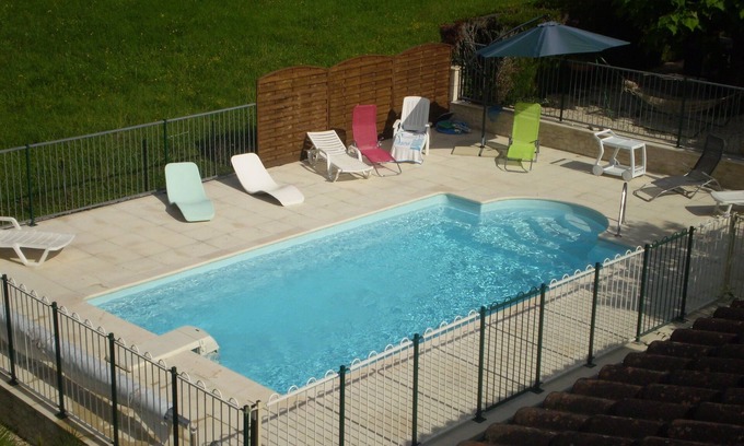 Creysse Villa | Large independent house with handicap access. Swimming pool, Parking, private.