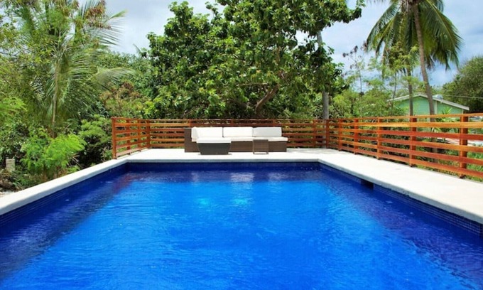 Derricks Villa | Large modern villa with pool on West Coast near beach & restaurants w/parking.