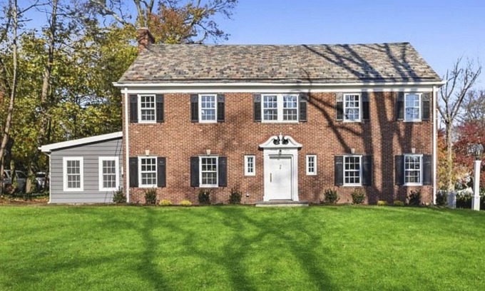 Maplewood House | Large, Renovated Colonial - Walk to the Village and Train