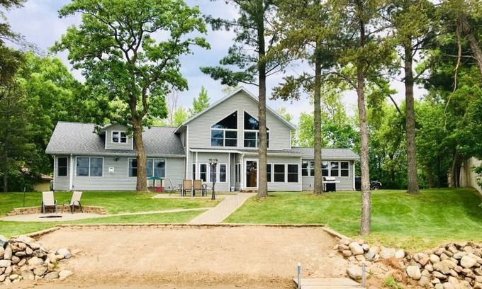 Fort Ripley Township House | Large Sandy Beach House, with boat rental option! 4 bedroom, 3 bath, sleeps 12