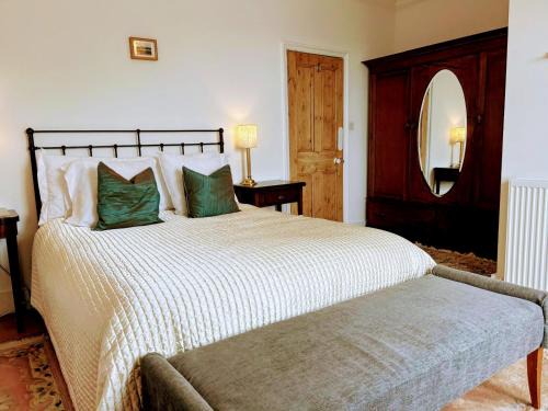 Ore House | Large Sunny King-Size En-Suite