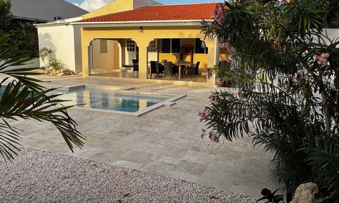 Jan Thiel Villa | Large Tropical 9 persons renovated villa with private pool in Jan Thiel