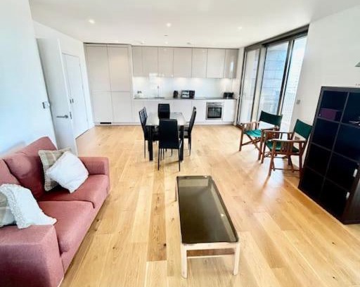 Fairfield Apartment | Large Two Bed & Two Bathroom Penthouse That Sleeps 6
