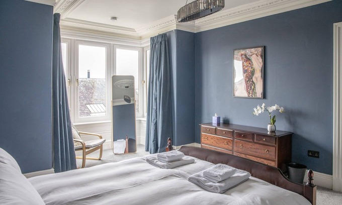 Crieff Apartment | Large Victorian Apartment in Central Crieff. Great space for family and friends