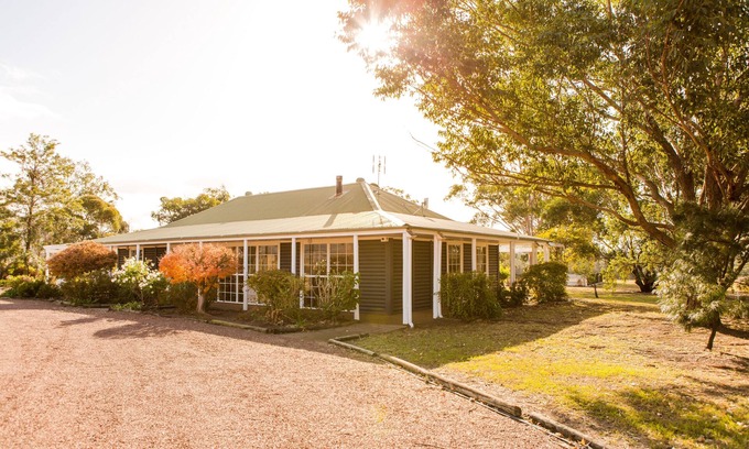 Pokolbin House | Large villa on private vineyard in prime and secluded location