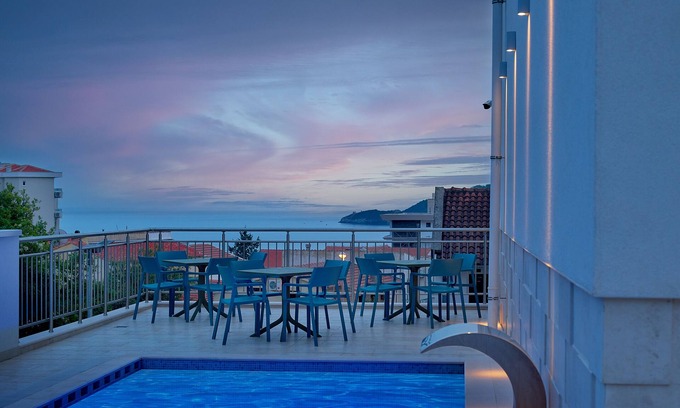Becici Apartment | Larimar