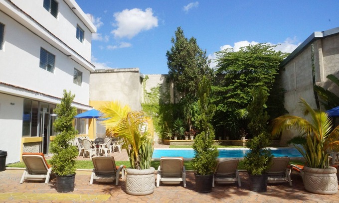 Centro Hotel | Las Dalias Inn