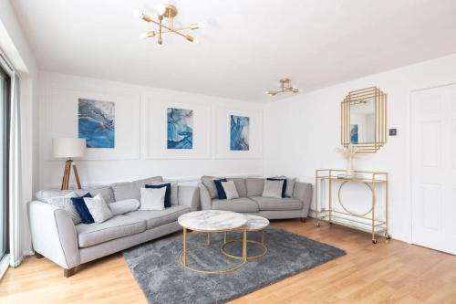 Milton Keynes Apartment | Last min discount - Spacious 3b - Essentials near