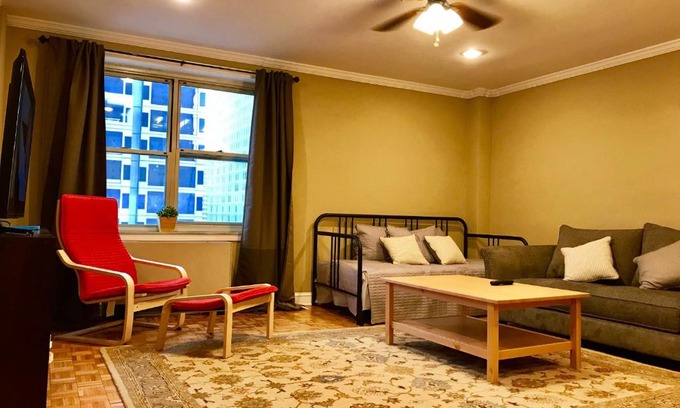 Downtown Atlanta Apartment | Laugh, Eat, Sleep Downtown Wine Down 9E