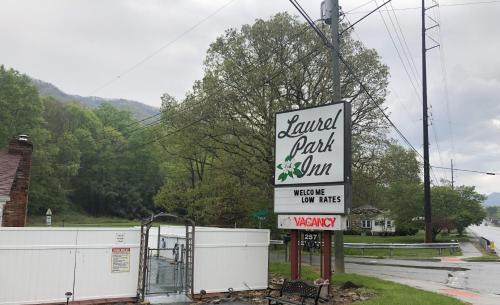 Maggie Valley Hotel | Laurel Park Inn