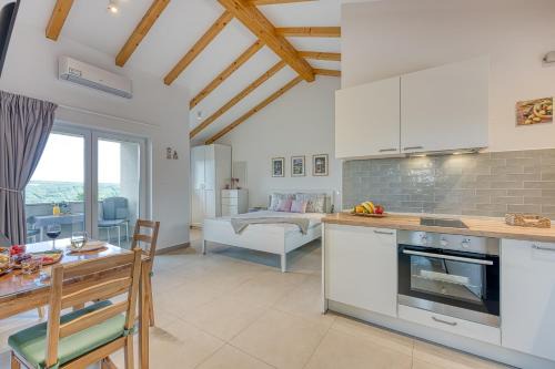 Kringa Apartment | LAVANDA - Relax in Greenery & Explore Istria