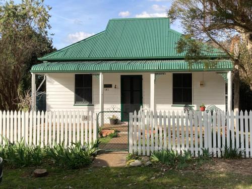 Sofala House | Lavender Cottage