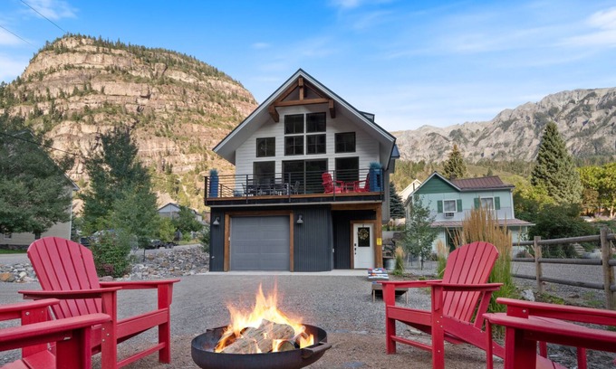 Ouray House | Lavish Ouray Downtown Getaway