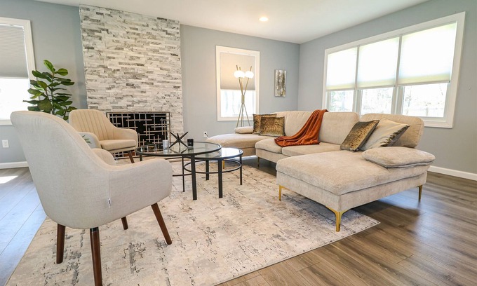 Princeton House | Lavish Spacious Home Near Town Game Room 4BR