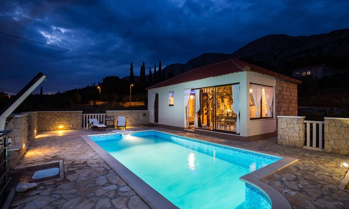 Mihanici House | Lazuština Paradise - Holiday Home with Swimming Pool