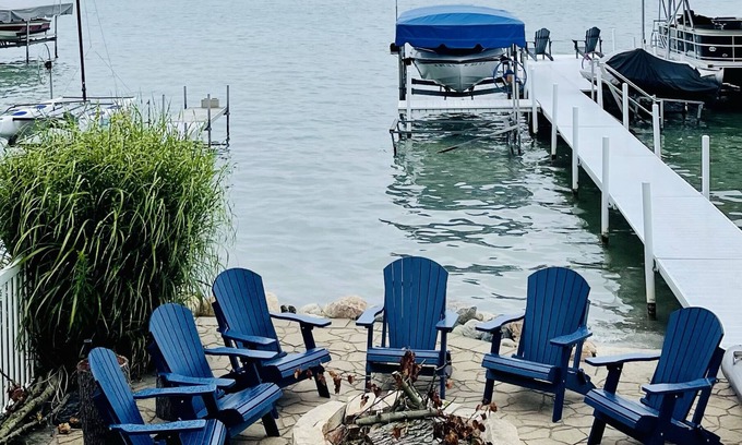 Cassopolis House | Lazy Days at Diamond Lake