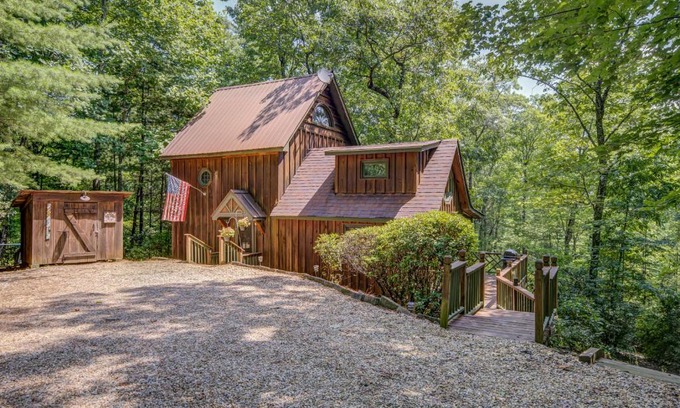 Raccoon Ridge House | Lazy Days Cabin